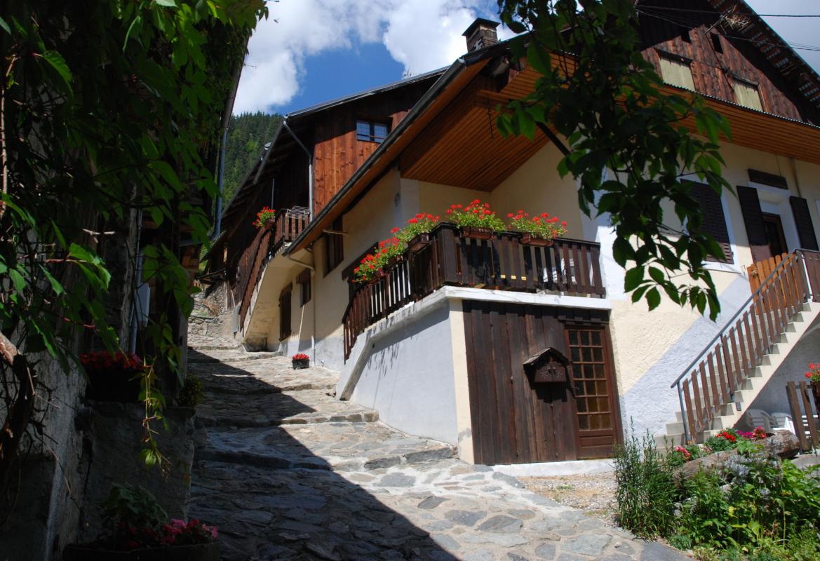 VUE D'ENSEMBLE DE LA MAISON,COTE TERRASSE