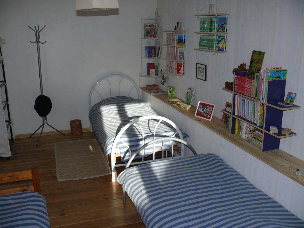 1&egrave;re chambre ...  et les nombreuses bandes dessin&eacute;
es 