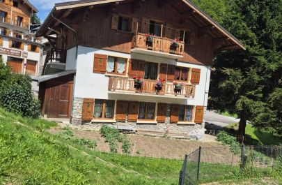 G&icirc;te n&deg;73G123189 LA GIETTAZ - Savoie - Le chalet en &eacute;t&eacute;