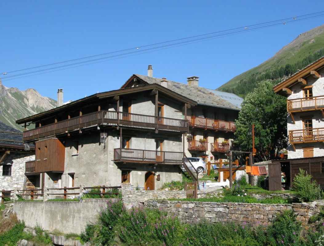 photo 0