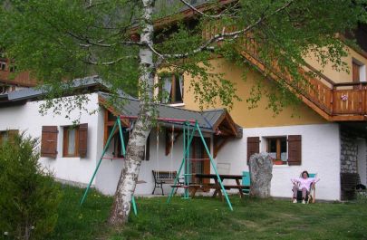 G&icirc;te n&deg;73G71146 CHAMPAGNY EN VANOISE - Savoie - Expos&eacute; plein sud avec terrain am&eacute;nag&eacute;