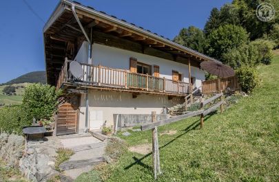 G&icirc;te n&deg;73G34283 BEAUFORT ARECHES - Savoie - le g&icirc;te l'Epilobe occupe l'&eacute;tage avec balcon