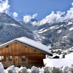 chalet et sa vue sur la station et les montagnes 