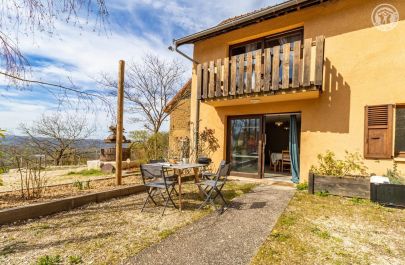 G&icirc;te n&deg;73G236104 SAINT-GENIX-LES-VILLAGES - Savoie - photo