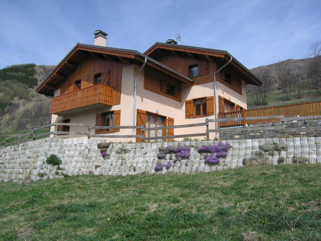 photo 0